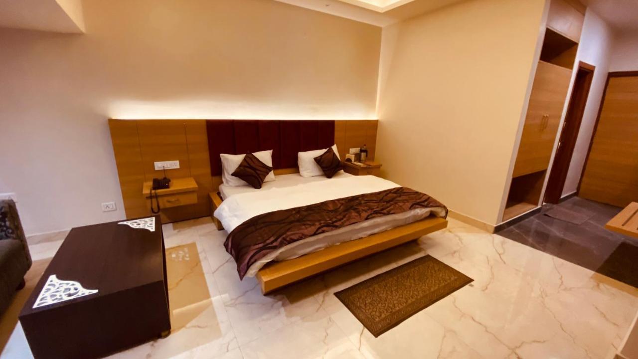 Hotel Amar Palace Ambala Exterior photo