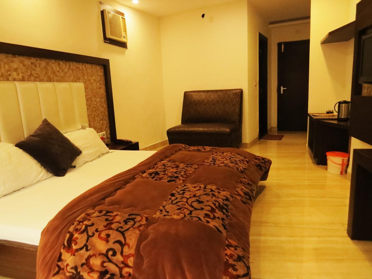 Hotel Amar Palace Ambala Exterior photo